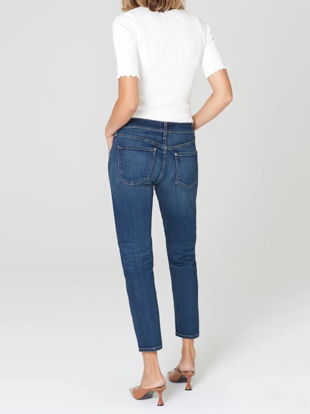 Citizens of Humanity Emerson Slim Boyfriend Midrise Relaxed Crop Blue Ridge Jean - Picture 3 of 9